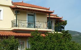 Thalis Rooms